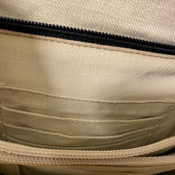 Liz Claiborne Navy blue hand bag. Gently used zip and snap closure - Picture 10 of 14